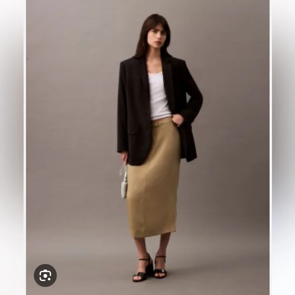 NWT Calvin Klein 1990s Style- Column Skirt Tan Neutral Minimalist Size 6
